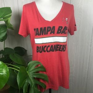 Nike The Nike Tee Tampa Bay Bucs v-neck t-shirt red